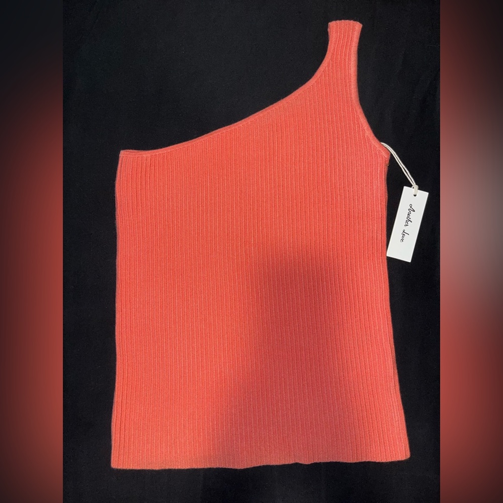 One shoulder robbed tank